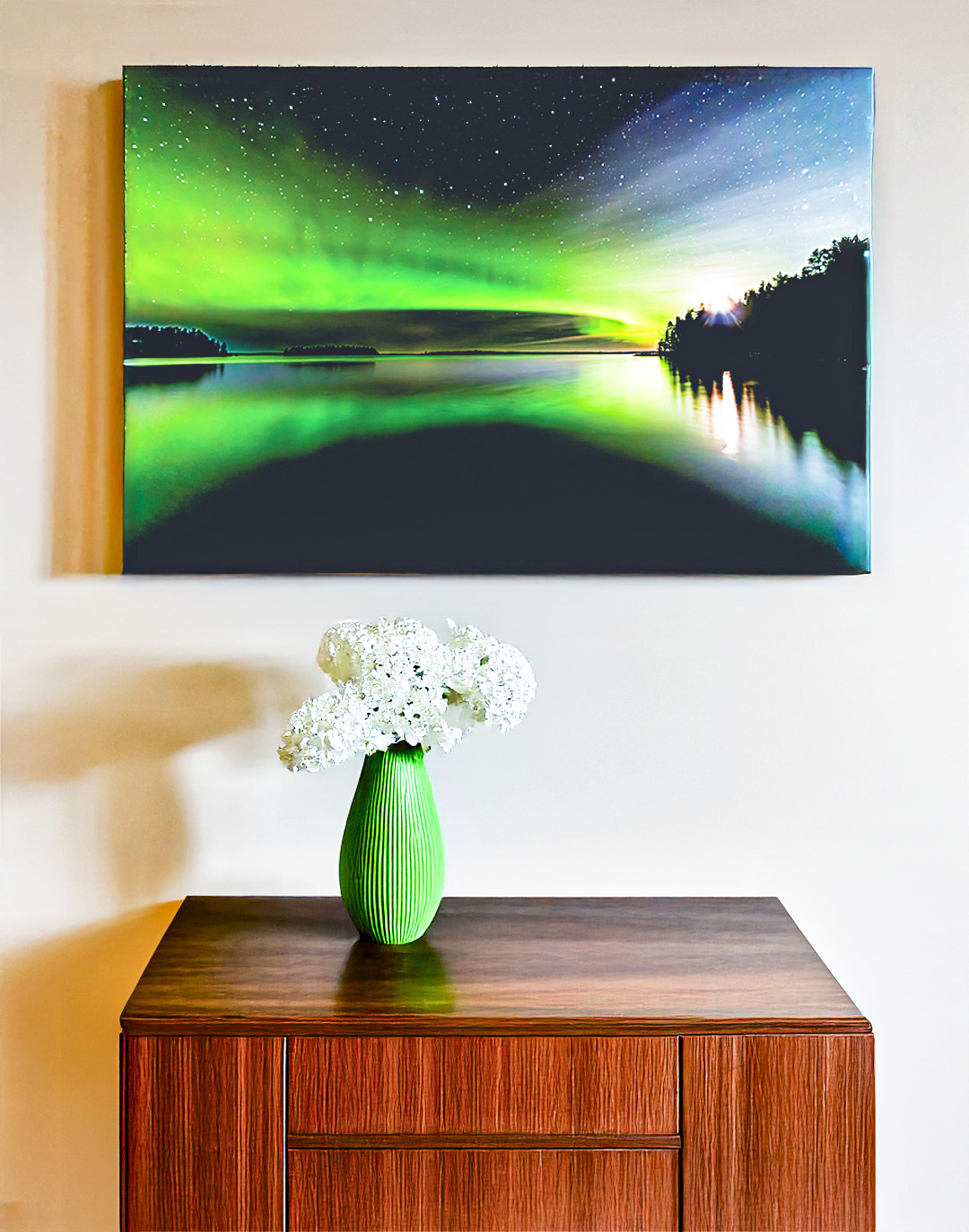Kiantajärvi-canvas - revontulet, Otava ja kuunsilta.