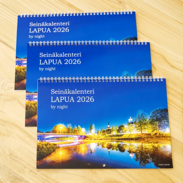 Seinäkalenteri Lapua 2026 by night.